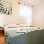 Zvjezdana * Petrčane