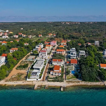 Zvjezdana דירה *