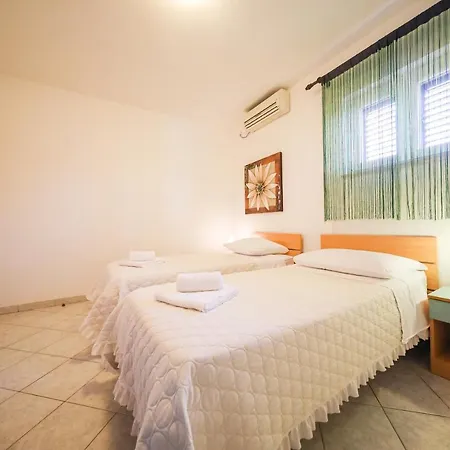 Zvjezdana Apartament Petrčane